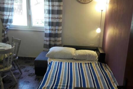 Apartman Dolores Kuciste Bagian luar foto
